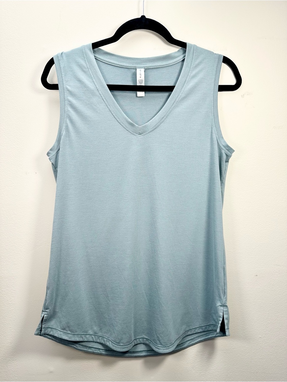 Athleta Essential V Neck Tank, Minimalistic Gray, Medium - Picture 4 of 13